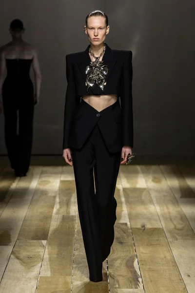 Look 54